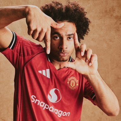 thezirkzeera's profile picture. @manutd
Joshua Zirkzee's gate man.