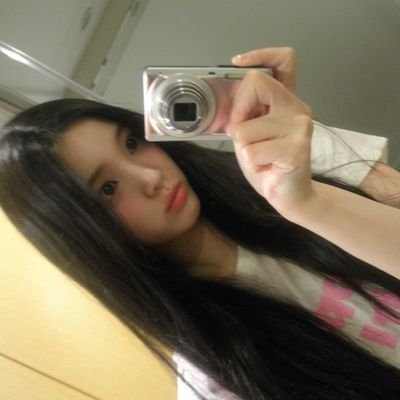 blumingdiary's profile picture. He kept 지랄ing like a 시발놈 so i was like '네 알겠습니다.'