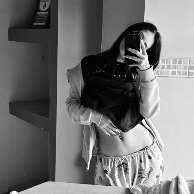 amorcerezas's profile picture. mantenerse despierto hasta que vuelva la luz