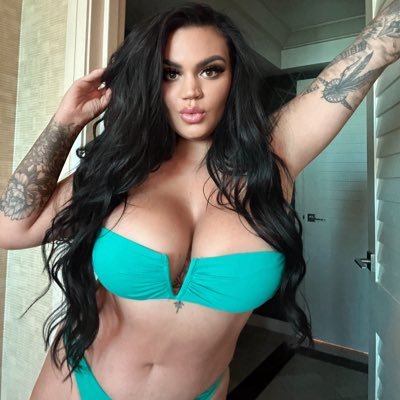 emmilymaarie's profile picture. It’S ME 💋 Your favorite CEO  😘