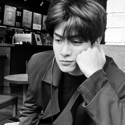 akarkuadratik's profile picture. 