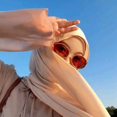 iqro_says's profile picture. شکرکرناسیکھیں،یہ بھی عبادت ہے🌸❤️