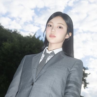 crumstyline's profile picture. 