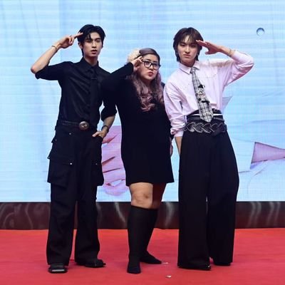 Minoko23's profile picture. #BossNoeul​#thomaskong
ลูกๆและน้องชาย
#Kongjiro​​ #tthomastc​ #jj_rcp​
#Bsumbody #วัคซีนของพี่เจษ