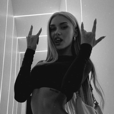 WritinMyStory's profile picture. The crazy human behind some RP accounts.. #OOC 21+ ❤️ #SirenOfDeath #Blondeh #SwedishMonster #HisLittleShit #Monstah ADHD Deluxe. 🇸🇪♈️ (Not the me in the pic)