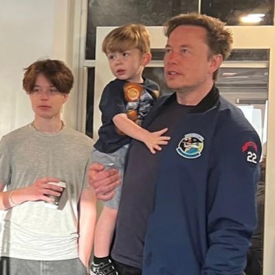 kaix543's profile picture. Am kai musk 🇺🇸 a son of 🚀 Elon musk 🪐the CEO of Tesla. I don't speak ill of my dad be careful of those imposters pretending to be my dad out there