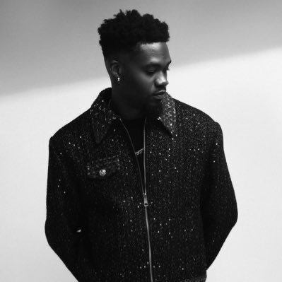 2017Ify's profile picture. I love Laycon,Liquorose, phyna ❤ and Doublekay. 
love and light always ✨ 💛