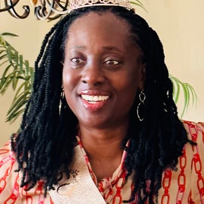 ConvoMePodcast's profile picture. Storytelling podcast host & video content creator documenting my journey into #UGC helping brands generate sales and $$ #ugcover40 #genxcreator