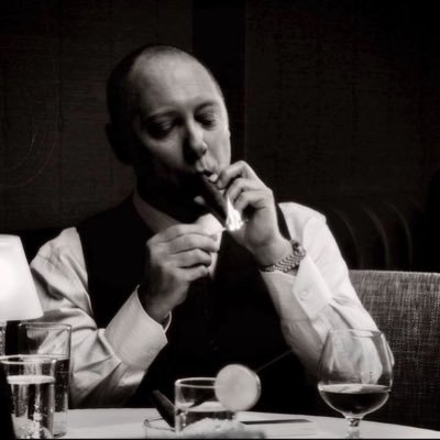 damoshikii's profile picture. “In this world there are no sides, only players”