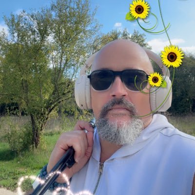 NHirtt5's profile picture. @xyzparody Bonjour , moi c est nico , malade depuis 2001 @LCI @HI_france @Cyrilhanouna je suis marcheur 15 kilomètres par jour ! ❤️❤️👍🏿 @ici_officiel @CNEWS😘