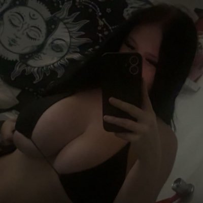starrbbyyyyy's profile picture. australian sweet heart | 18 | dm for menu and customs