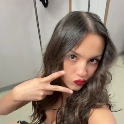 lostinaspirall's profile picture. taylivia = me