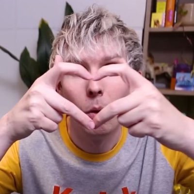 sonicyoongi's profile picture. katya zamolodchikova enjoyer