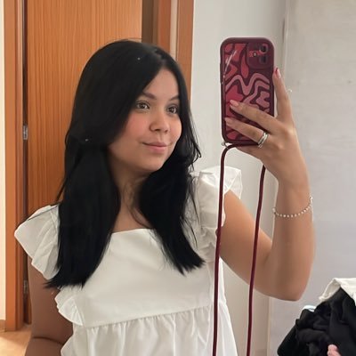 biacouttinho's profile picture. 