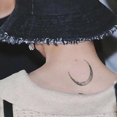 Bey60462935's profile picture. #thelifeofagirl.
Not choosing is still choosing.