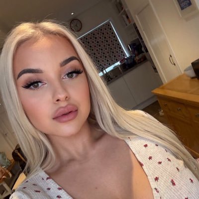 SandraYung84624's profile picture. 