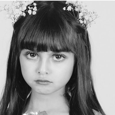 _v2009's profile picture. لک في قلبي ؟ كلإم يـ طول تفاصيلھ ، 💬 !!