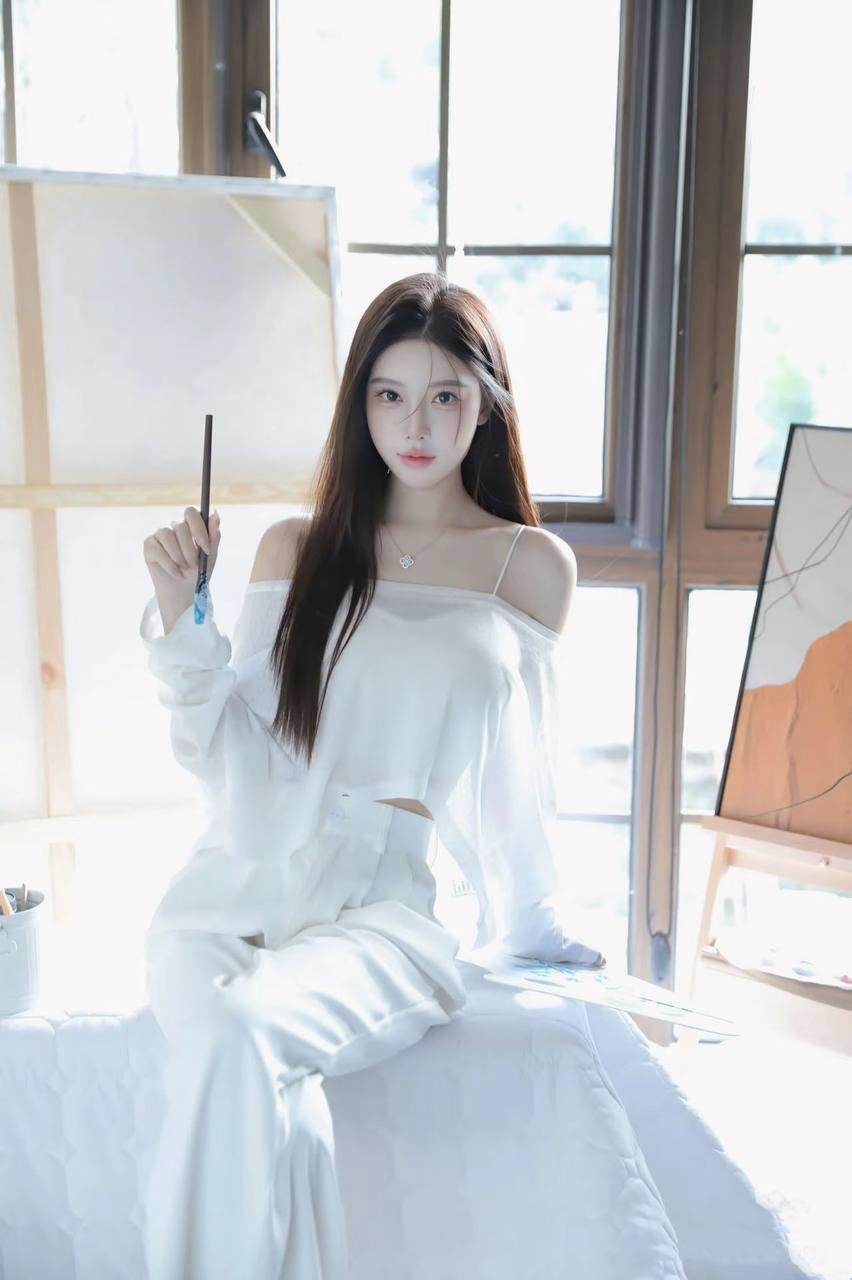 OliviaCoop4859's profile picture. 夜深人静时，偷偷想我的先生