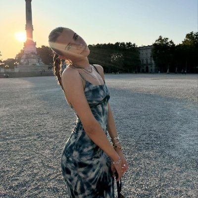 Juliettenice1's profile picture. Dog Lover / Traveler / Investor / Knight
Go your own way, see your own scenery, this is life