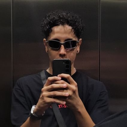 liuizn's profile picture. 🌐