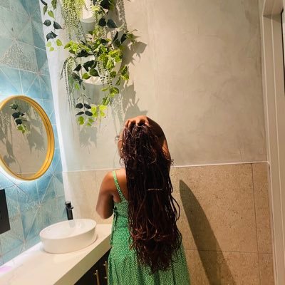 Sithembilexx's profile picture. Grow 🌻Sow🌱 Glow☀