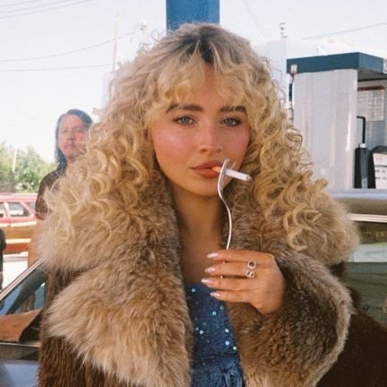 lokisgirlf's profile picture. god is a woman and jesus was a carpenter 

(ela/dela)