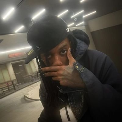 tiwafr's profile picture. Gotta get ready, tonight is my show