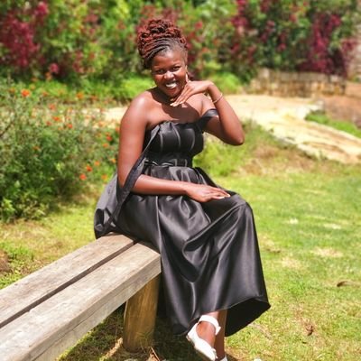 Acodlive's profile picture. A small girl with a big God