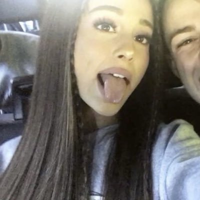 fiyalolz's profile picture. idk i js want money