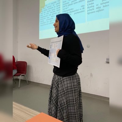 Muhtemelafife's profile picture. Öğretmen. 
Çocuklar için hikâyeler anlatıyor, yazıyor.