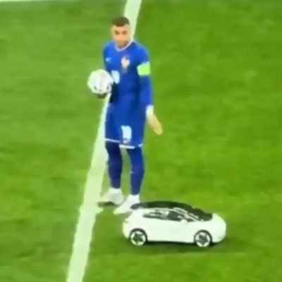 kmgotdrivlic's profile picture. Has Mbappe got his driving license ?