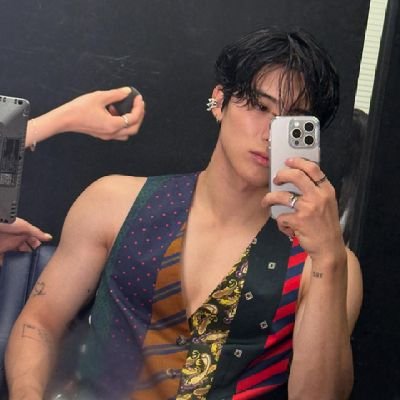 Bluerylines's profile picture. working hard to be your favorite. 

nsfw account. Hypersexual. He/Him NSFW. MDNI. 23 OOC. @H0RNYlNSlDE