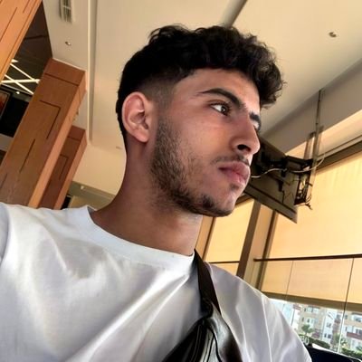 mubenedit's profile picture. Tech, Design, Ecom Enthusiast. 
Documenting my journey by building in public.