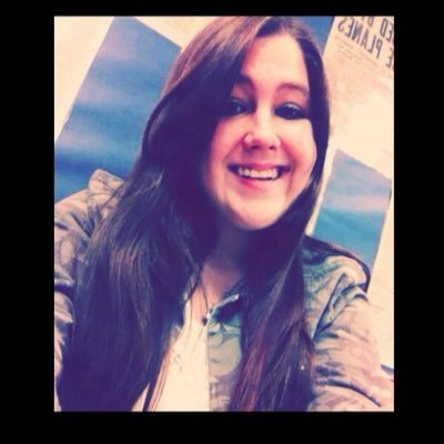 Itsztayytayy's profile picture. bunny mom & plant mom 🐰🌵 horror movie lover| Joe girly since 2005 | it’s a JOBROS concert silly goose | book and tornadoes 🌪️
