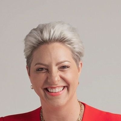 b3_shampoo's profile picture. The best way to predict your future is creating it yourself, because what distinguishes you is innovation with a leader and it's followers.