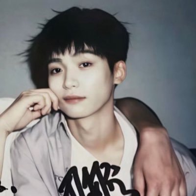 xuarchen's profile picture. ⠀⋅⠀zhancheng 99 , “ #雷朋. ” ── @iyouzo ♡