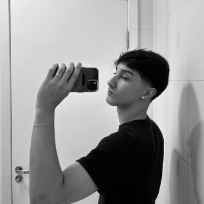 mkhuriel's profile picture. sofrendo pelo Corinthians e dando rt