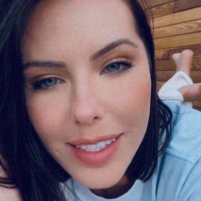 charlotemonore's profile picture. 