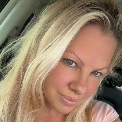 MaryEmily467429's profile picture. 