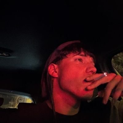 offsametof's profile picture. yok canım konuşarak hallederiz her şeyi