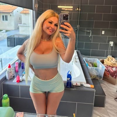 OliviaAdam4839's profile picture. 