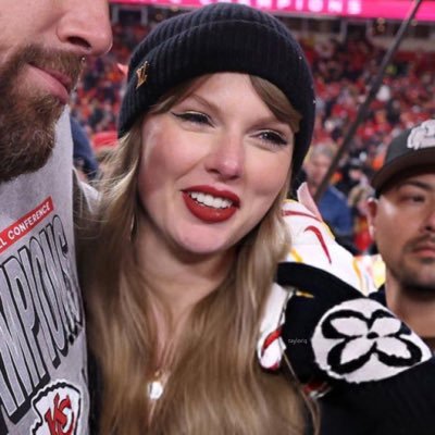 onlyswift's profile picture. don’t know what’s down this road, I’m just walking