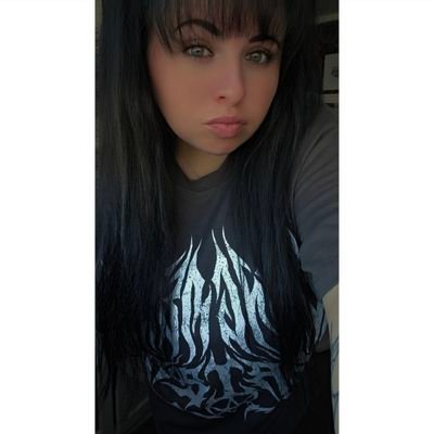 hannaheliz4b3th's profile picture. 𝐵𝑢𝑡 𝑚𝑦 𝑑𝑒𝑎𝑟, 𝑡ℎ𝑖𝑠 𝑖𝑠 𝑛𝑜𝑡 𝑤𝑜𝑛𝑑𝑒𝑟𝑙𝑎𝑛𝑑..                                     Dan💙| Fudge&Oreo🐶| insta - hannahelizab3th_ & haku350z