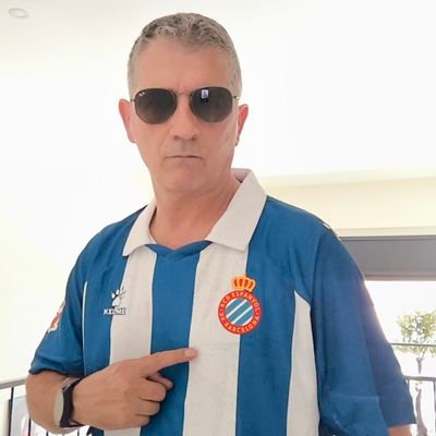 Pofo_00's profile picture. Abonado del @RCDEspanyol, sector 208. Autonombrado presidente del club de Fans de Don Clemens Riedel.
💙🤍💙🤍💙
(No discuto con avatares)