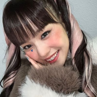 brazilianchisa's profile picture. rolling with queens it's a female empire