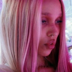 llorelleww's profile picture. ⠀⠀⠀⠀life support - track 15