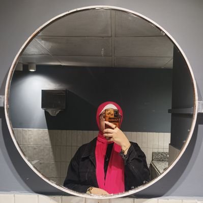 romamaher22's profile picture. I take the sourest lemons that life has to offer and turn 'em into something resembling lemonade.