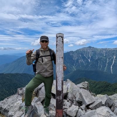 104_Arai's profile picture. 菜園20年目🍅山登り11年目⛰️筋トレ💪埼玉県川越市出身🍠横浜市在住🛳GRIII📷現役もあと少し…引退後は畑耕して、山登りして、写真撮って、本読んで暮らせたら最高だと思っていたら、ロングトレイルの歩き旅にも興味出てきていろいろ調査中… 無言フォローお許しください。