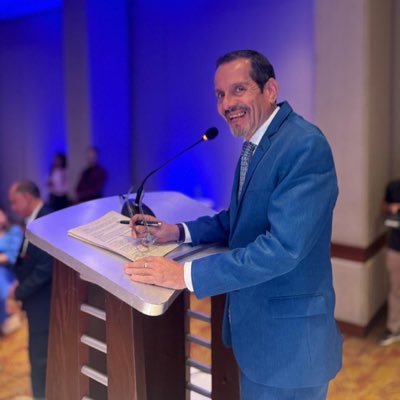 rogomezc's profile picture. Mg en Comunicación, Esp en Com. Organizacional. Consultor en crisis reputacional y RRPP. Entreno voceros. Maestro de generaciones y aprendiz de la mía.