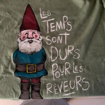 ritazoz's profile picture. Linguista Aplicada, analista do discurso (vertente dialógica).